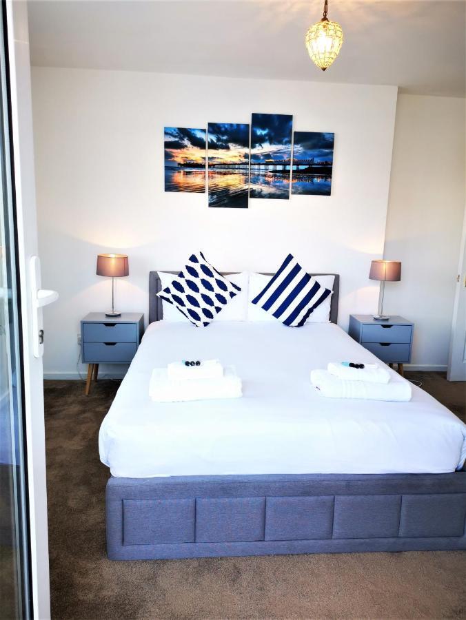 Marina Living With Parking, Balcony, Quiet And Secure